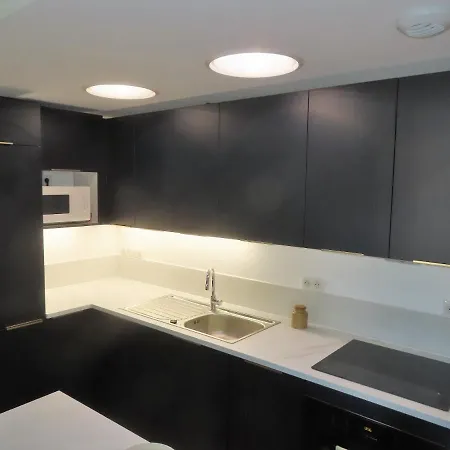 La Mora וויסטרהאם